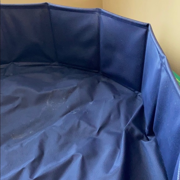 Small dog pool like new - Picture 3 of 7